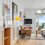 Amazing In With Kitchen Holiday home *