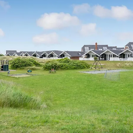 Amazing In Romo With Kitchen Holiday home *