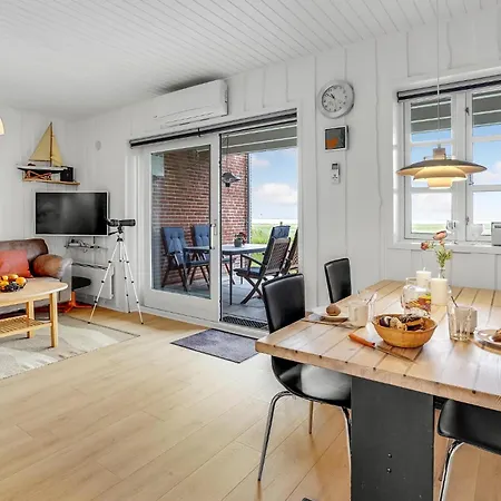 Holiday home Amazing In Romo With Kitchen
