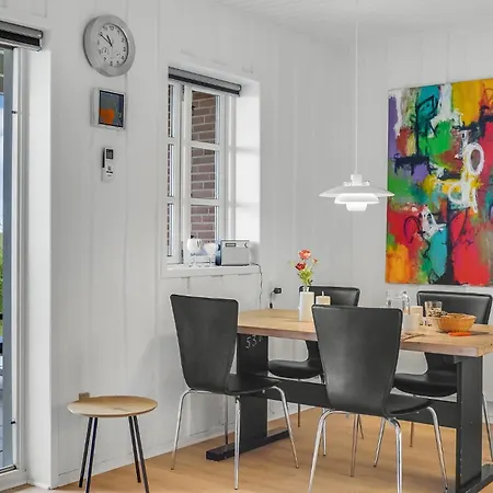 Amazing In Romo With Kitchen